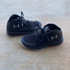 UNDER ARMOUR - basketball shoe, size US 13K